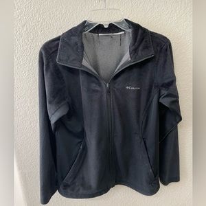 Columbia women’s black full front zip Jacket Medium